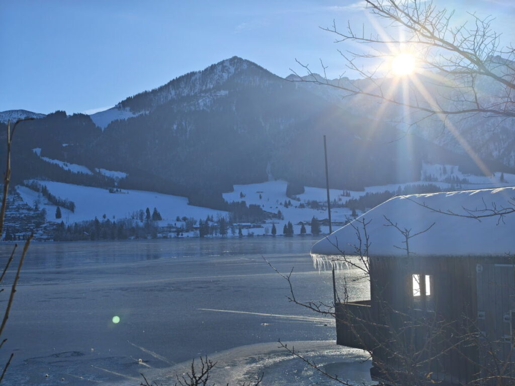 Walchsee im Winter - traumhaft schön zum Winterwandern, Rodeln und Lanlgaufen